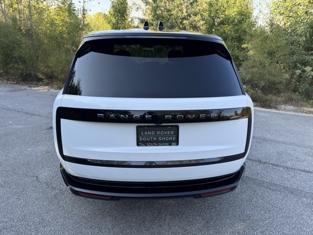 2024 Land Rover Range Rover SE photo 5