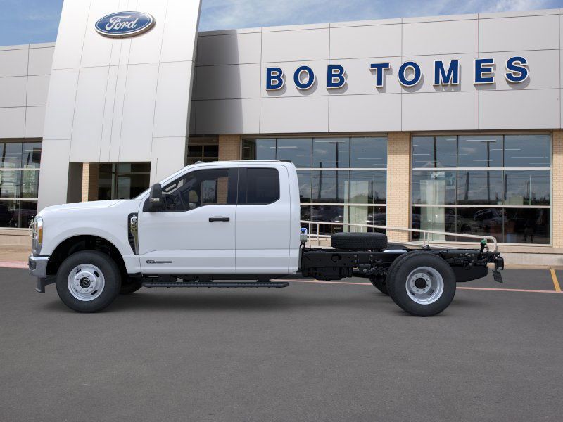 2025 Ford F-350 XL photo 3