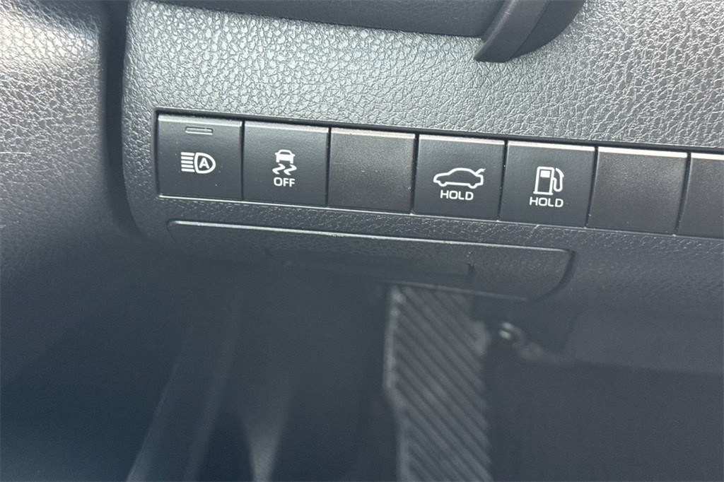 2019 Toyota Camry LE photo 25