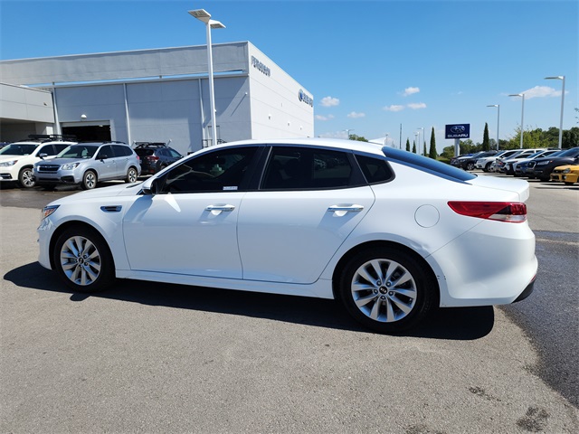 2018 Kia Optima LX photo 4