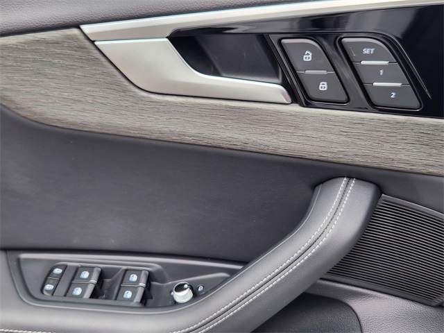 2023 Audi A4 45 S line Premium Plus Quattro photo 10