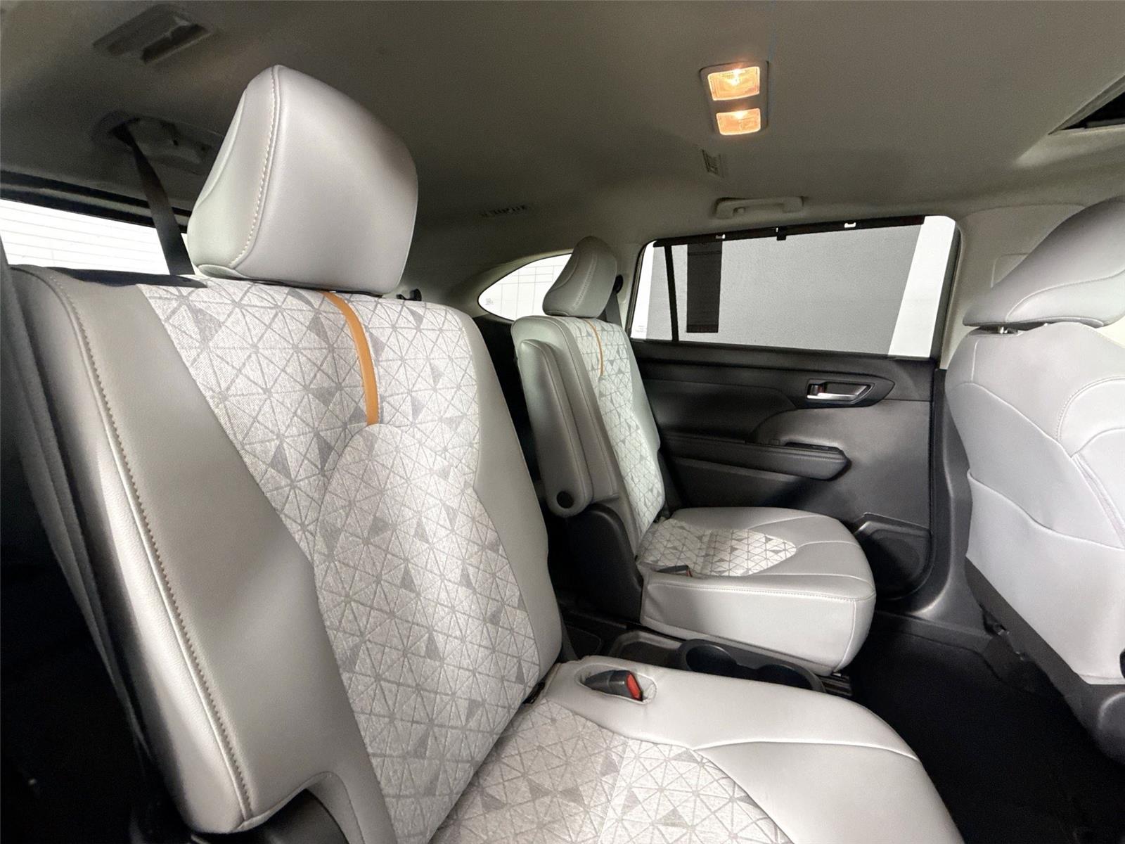2023 Toyota Highlander Hybrid Bronze Edition photo 38