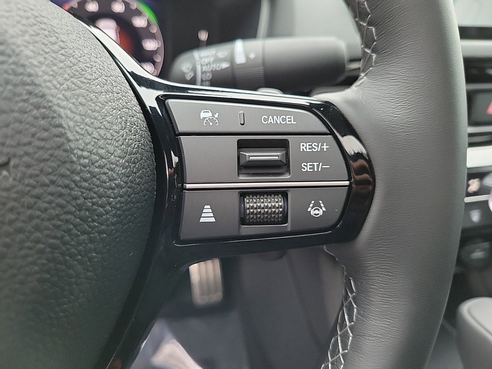 2025 Honda Civic Hybrid Sport Touring photo 25