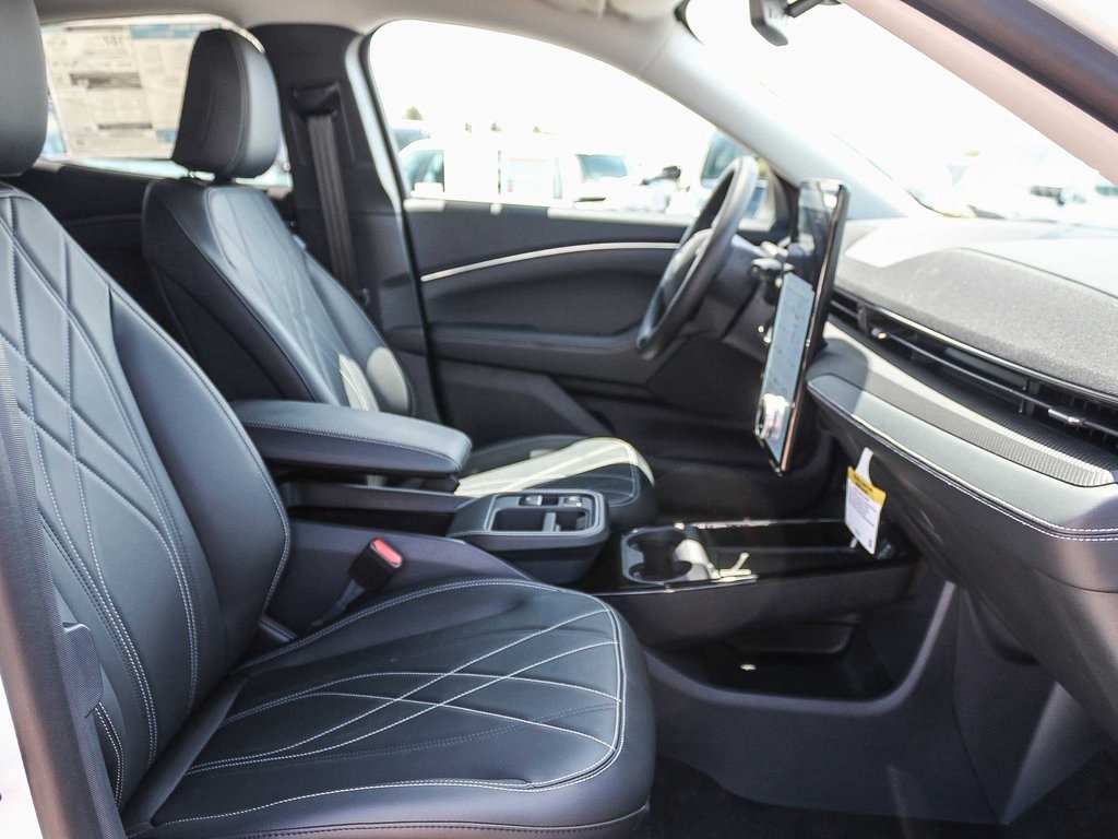 2025 Ford Mustang Mach-E Select photo 15