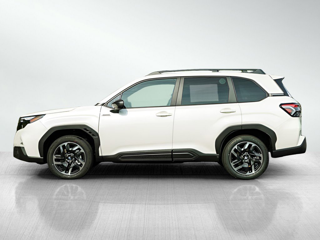 2025 Subaru Forester Premium photo 3