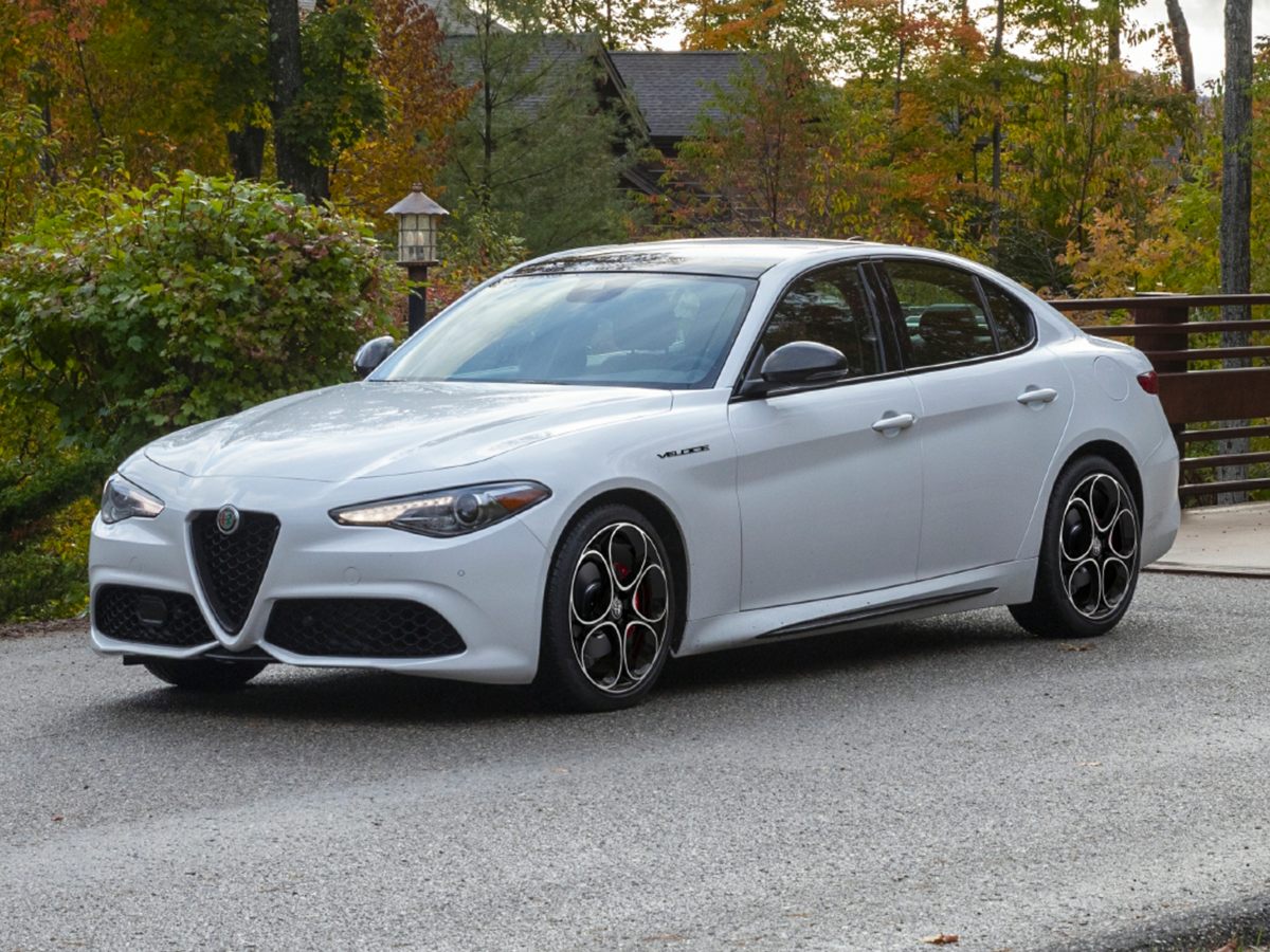 2023 Alfa Romeo Giulia Ti's photo
