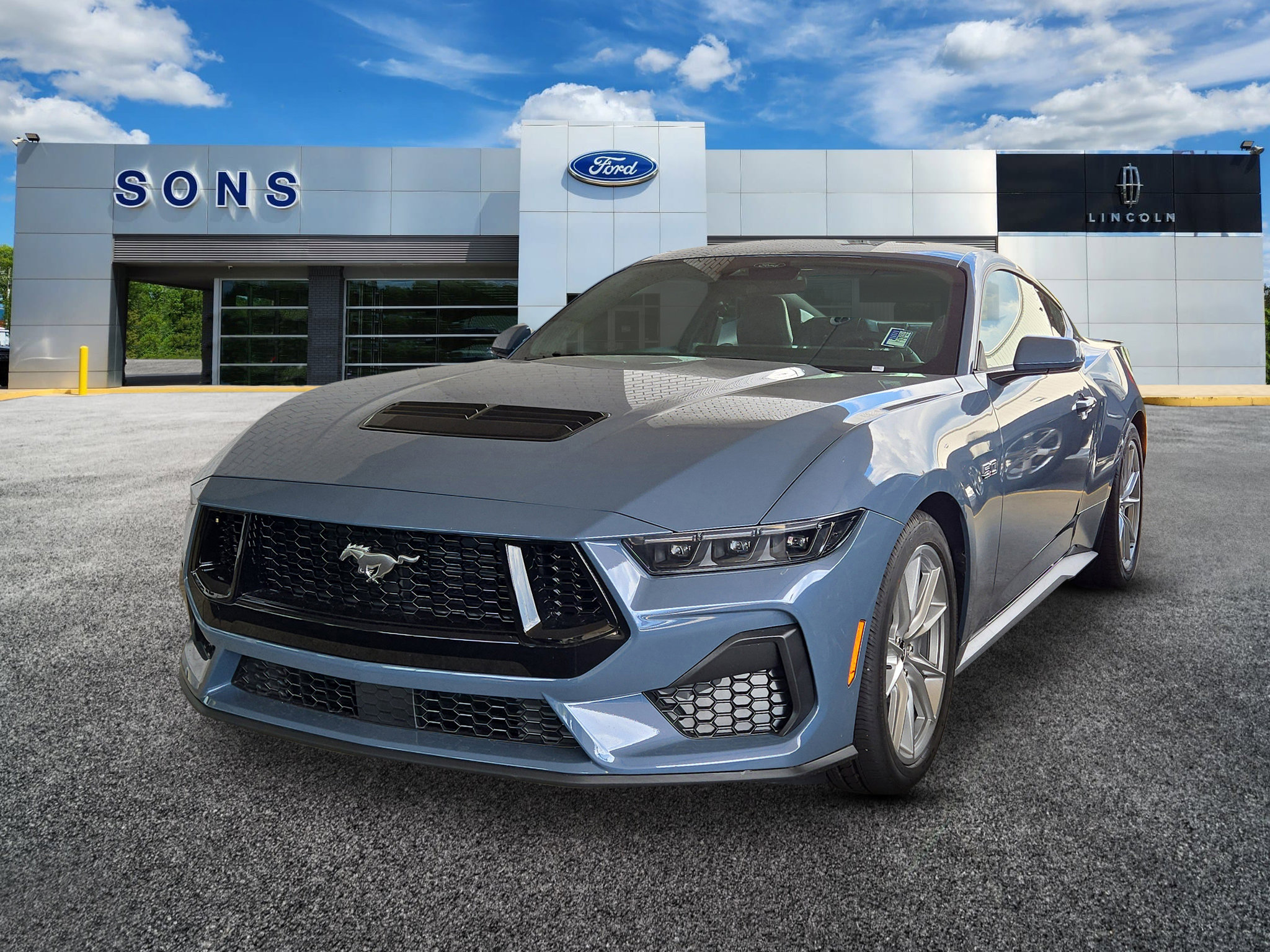 2025 Ford Mustang GT Premium photo 2