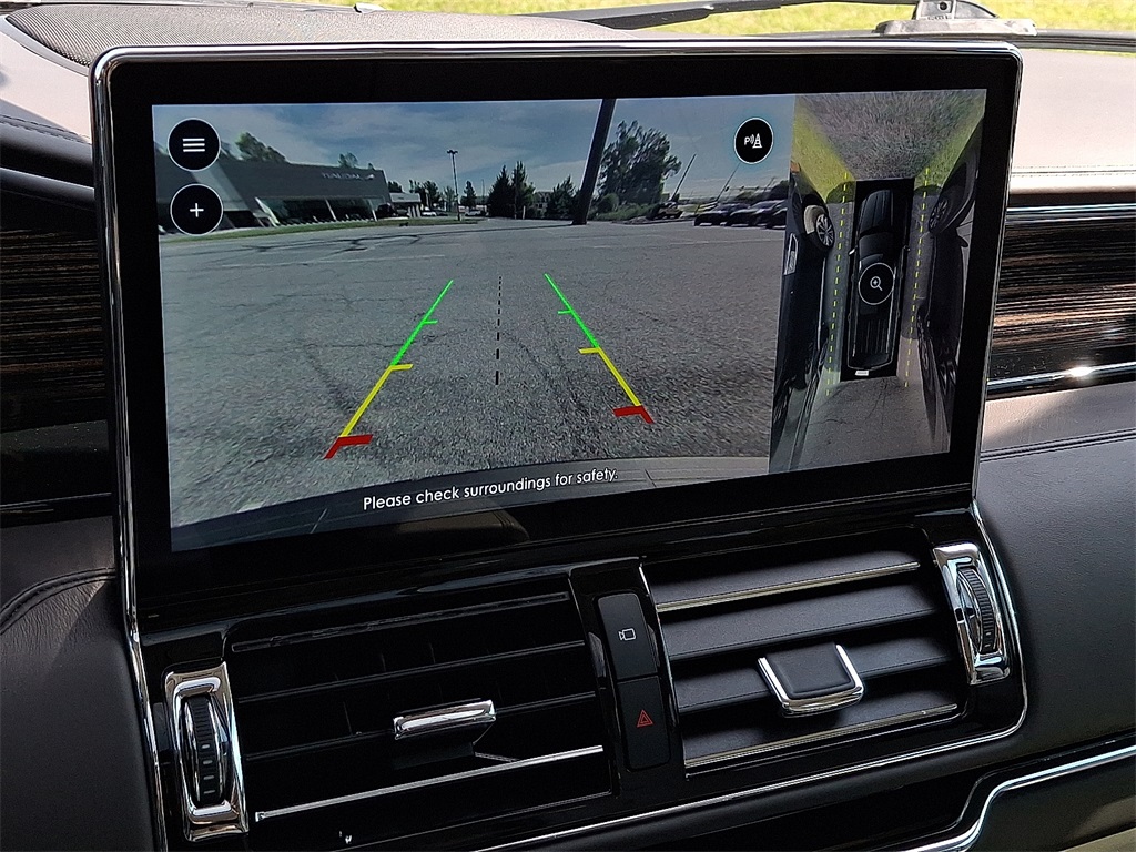 2023 Lincoln Navigator L photo 25