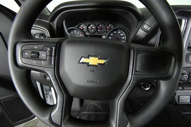 2025 Chevrolet Silverado 1500 photo 2