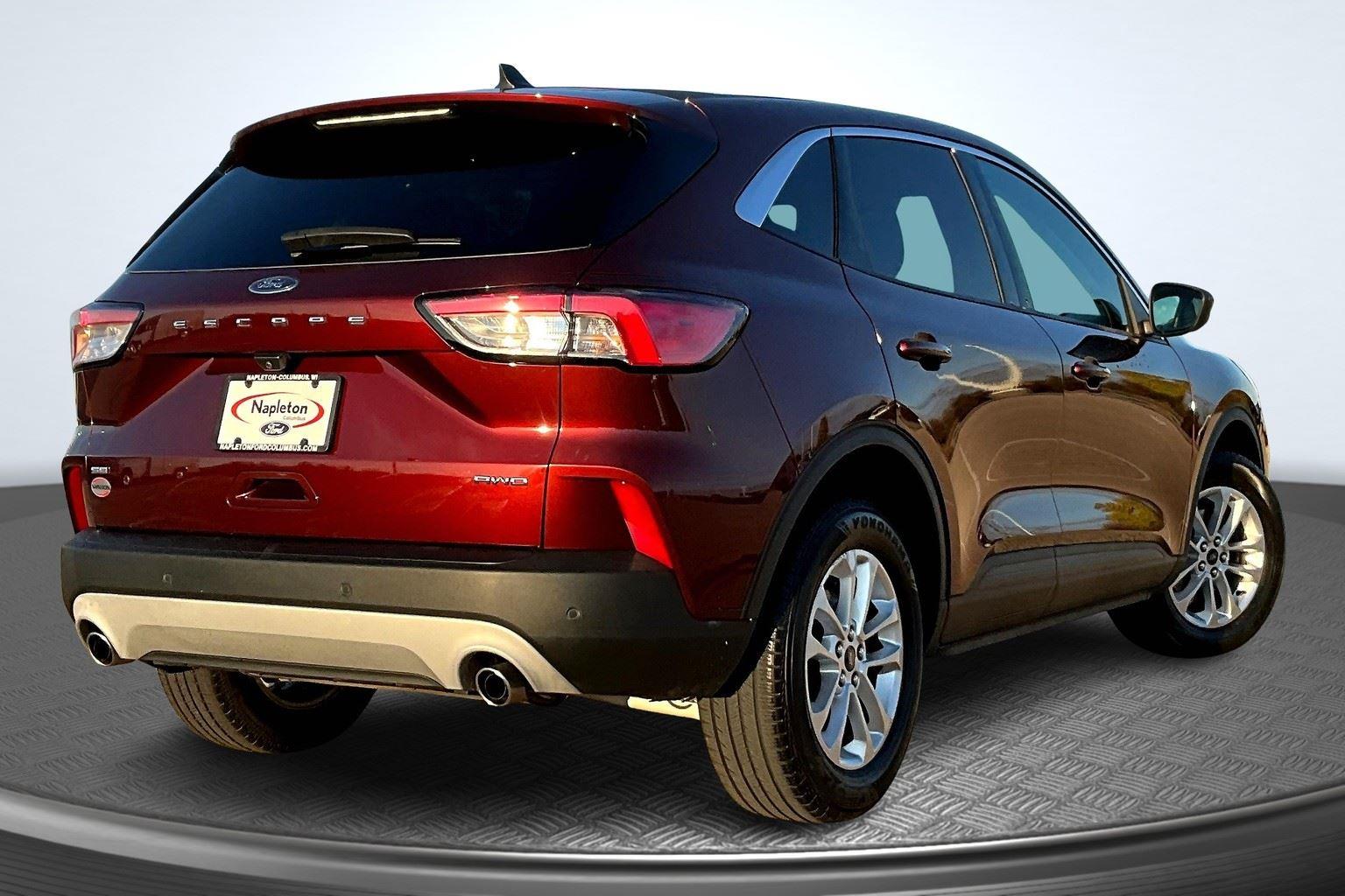 Used 2021 Ford Escape SE with VIN 1FMCU9G66MUA38925 for sale in Columbus, WI