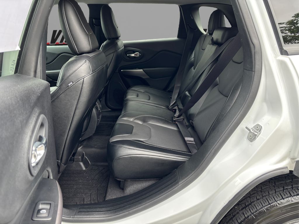 2022 Jeep Cherokee Latitude Lux photo 7