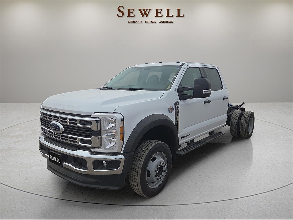2026 Ford F-550 Super Duty Chassis Cab XL's photo