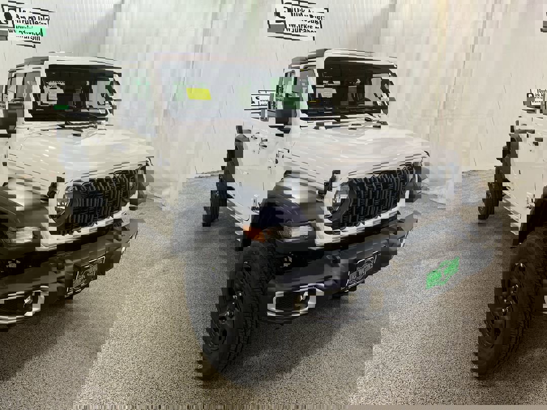 2026 Jeep Gladiator Sport's photo