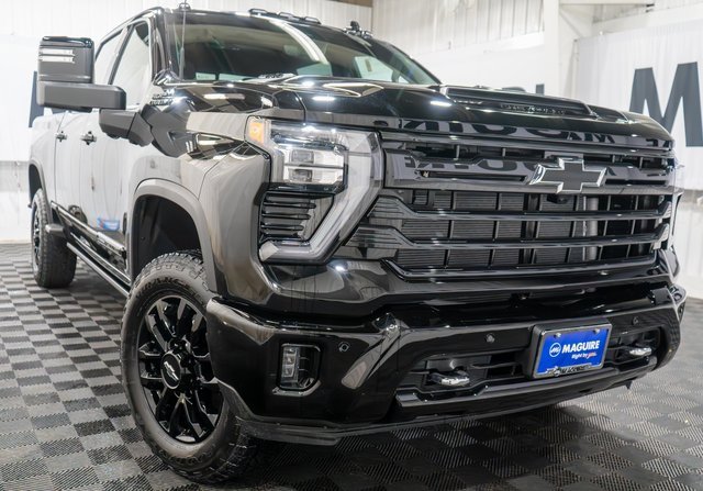 2026 Chevrolet Silverado 2500HD High Country's photo