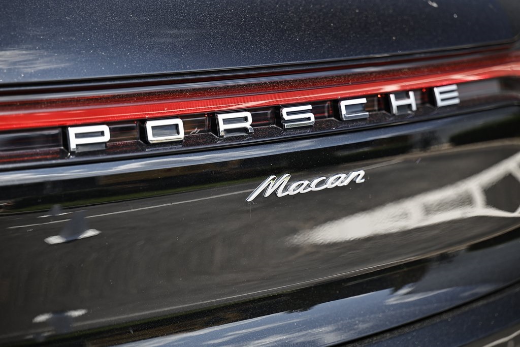 2024 Porsche Macan T photo 16