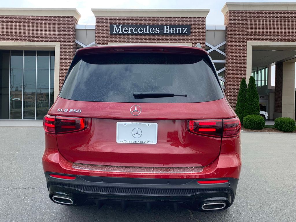 2025 Mercedes Benz GLB 250 photo 6