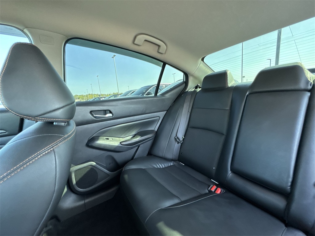 2020 Nissan Altima 2.5 SR photo 12
