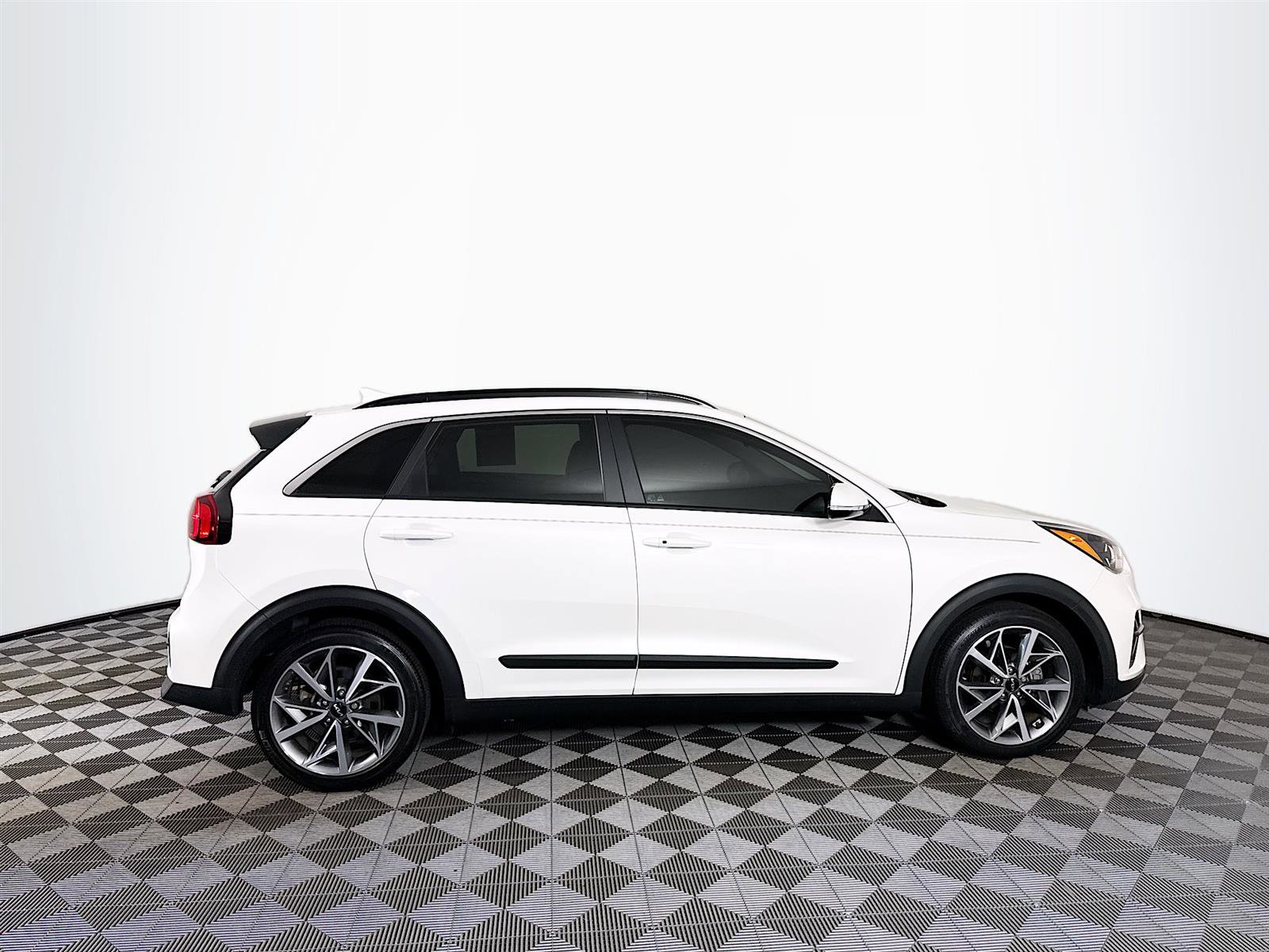2022 Kia Niro Touring Special Edition photo 7