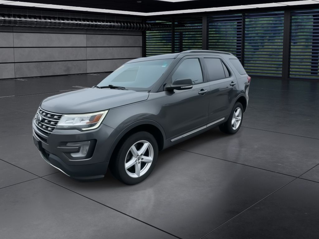 2017 Ford Explorer XLT photo 3