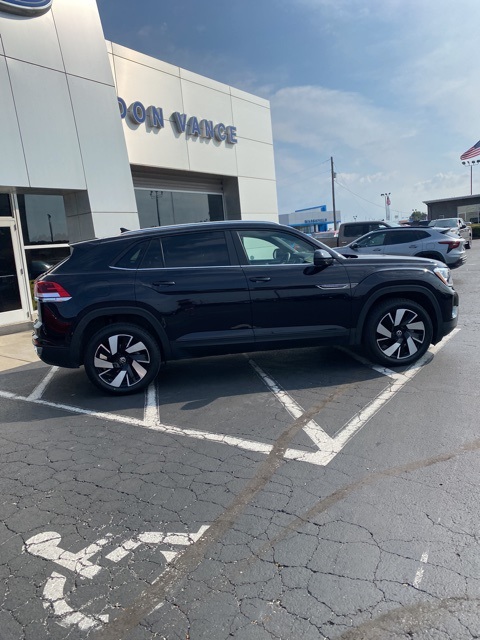 2024 Volkswagen Atlas Cross Sport SE Technology photo 10