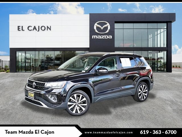 2024 Volkswagen Taos SE's photo