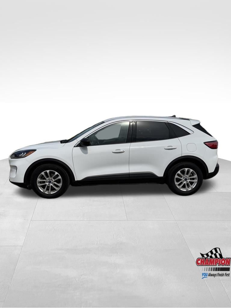 2022 Ford Escape SE photo 3