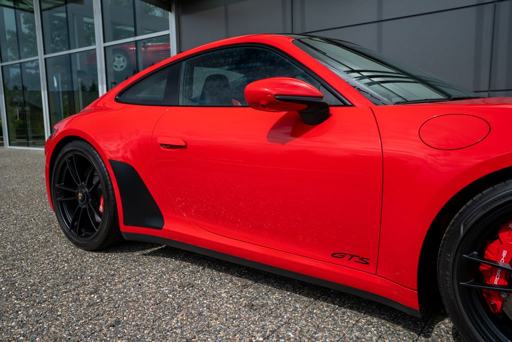 2023 Porsche 911 4 GTS photo 11