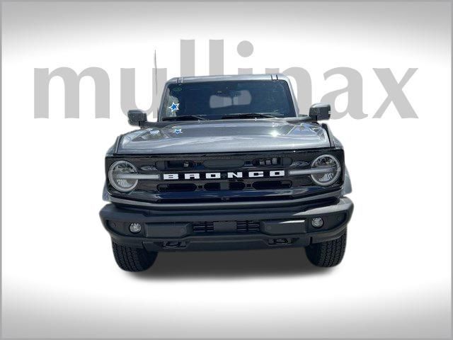 2023 Ford Bronco Outer Banks photo 12