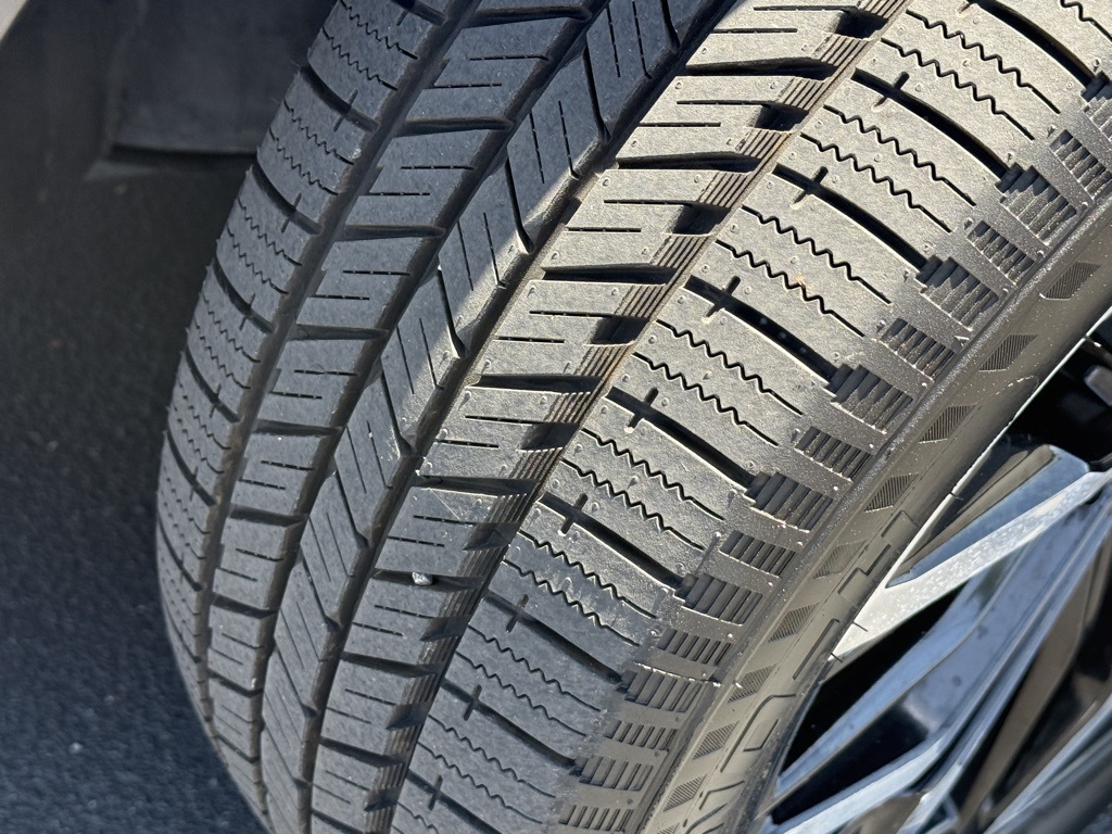 Certified Used 2023  Toyota Limited image 18