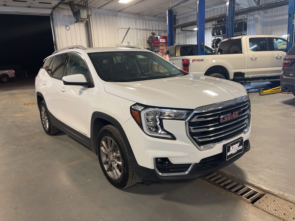2023 Gmc Terrain SLT photo 2