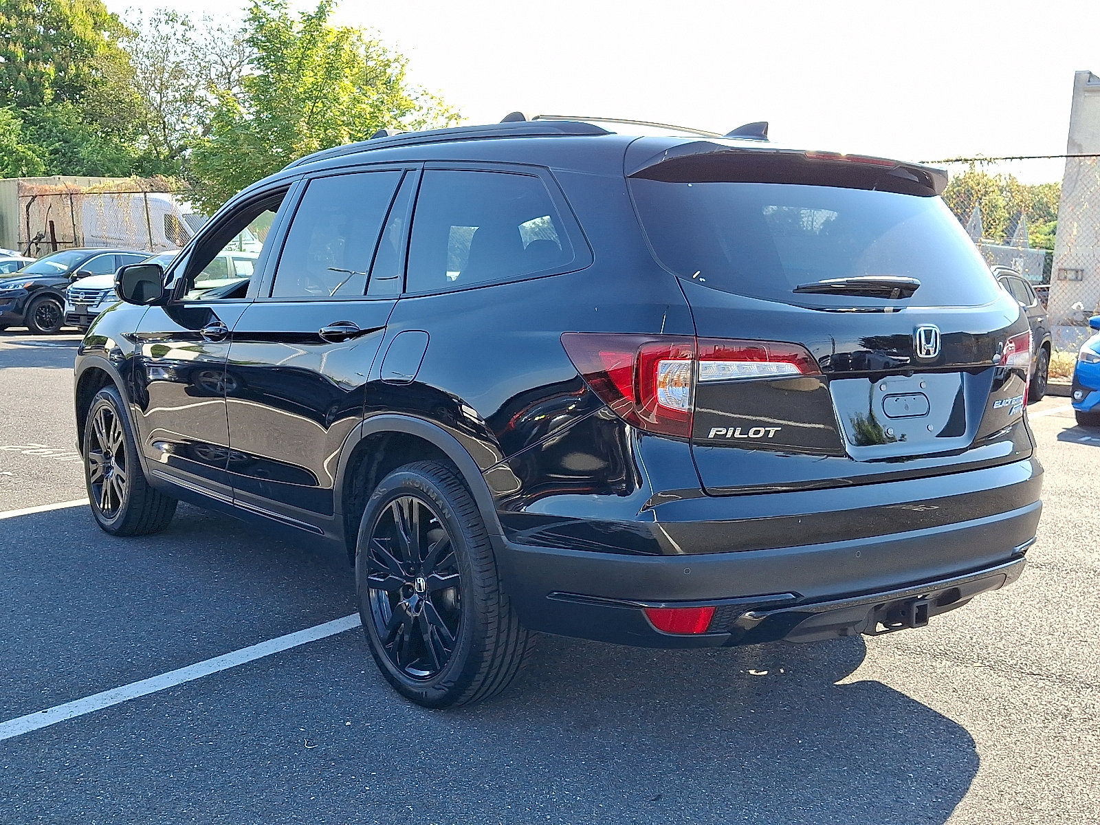 2022 Honda Pilot Black Edition photo 3