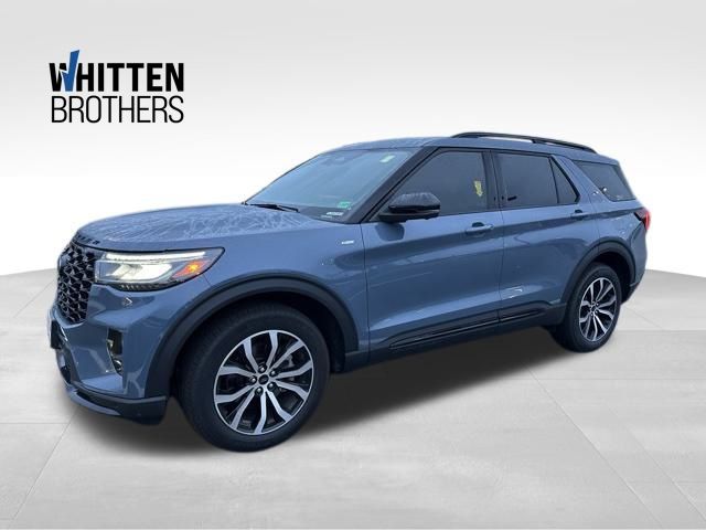 2025 Ford Explorer ST-LINE's photo