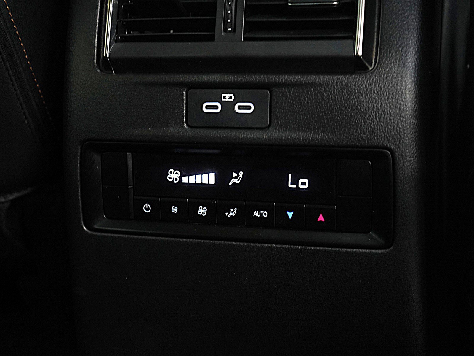 2024 Mazda CX-90 Premium photo 13