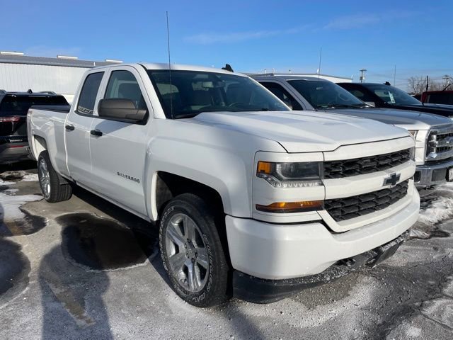 2019 Chevrolet Silverado 1500 LD Custom's photo