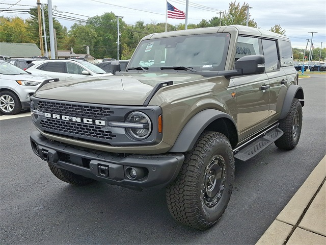 2025 Ford Bronco Badlands photo 2