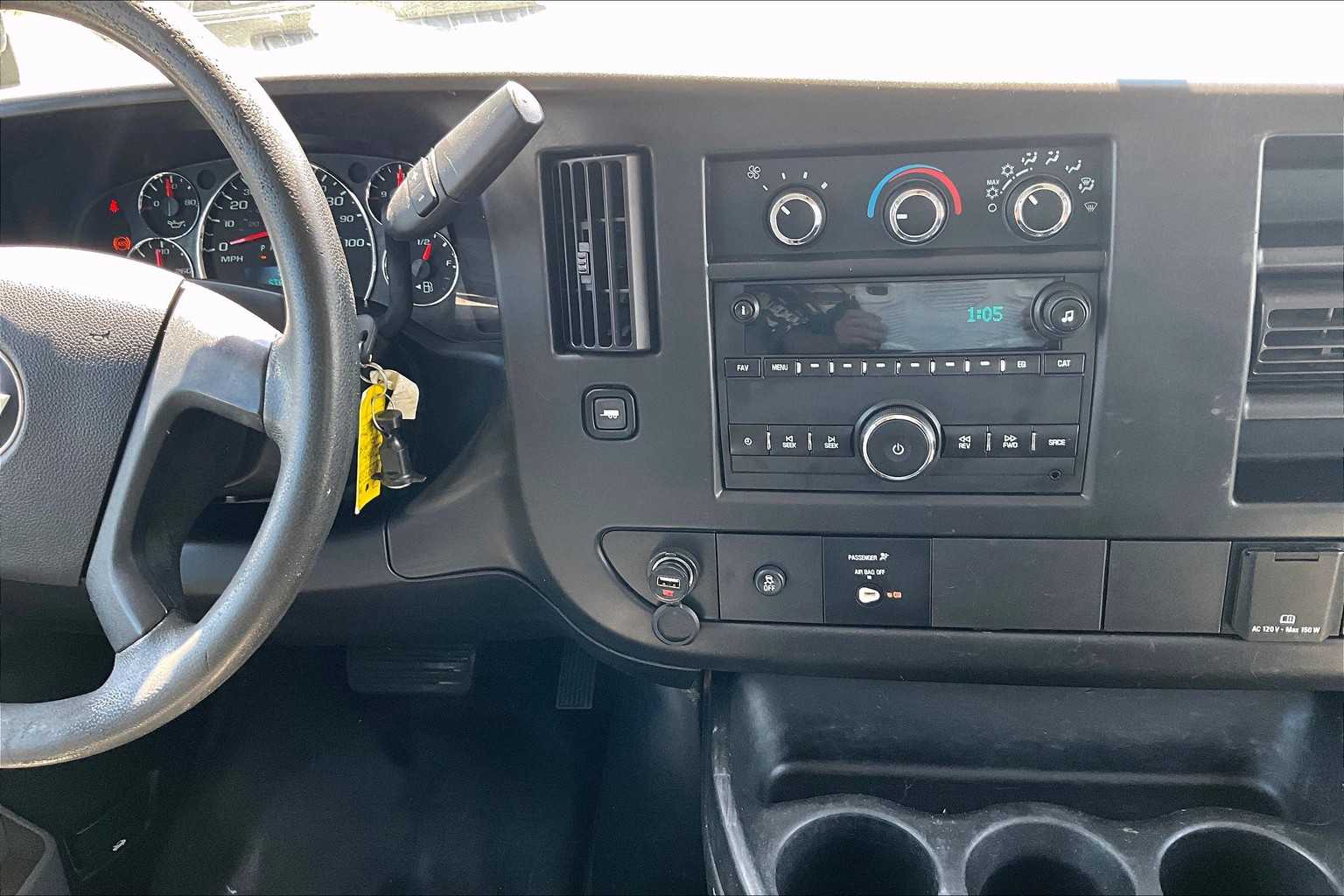 2017 Chevrolet Express 2500 Cargo photo 6