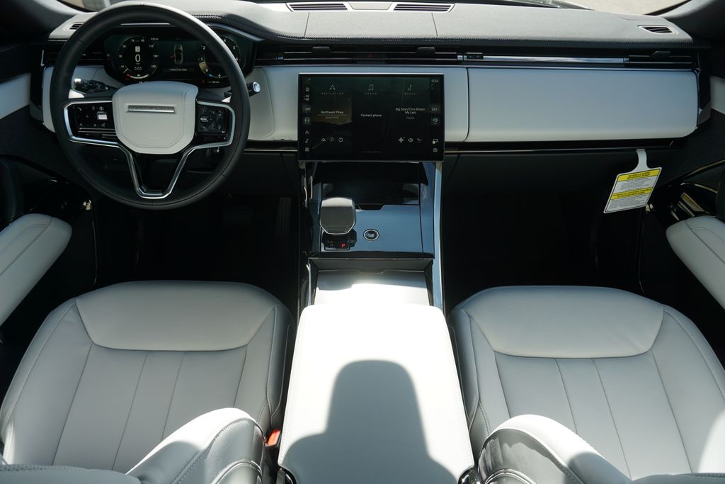 2025 Land Rover Range Rover Sport SE photo 8