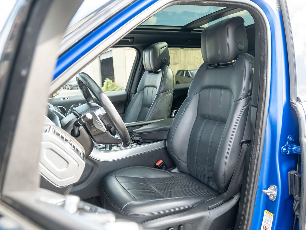 2022 Land Rover Range Rover Sport HSE Silver Edition photo 17