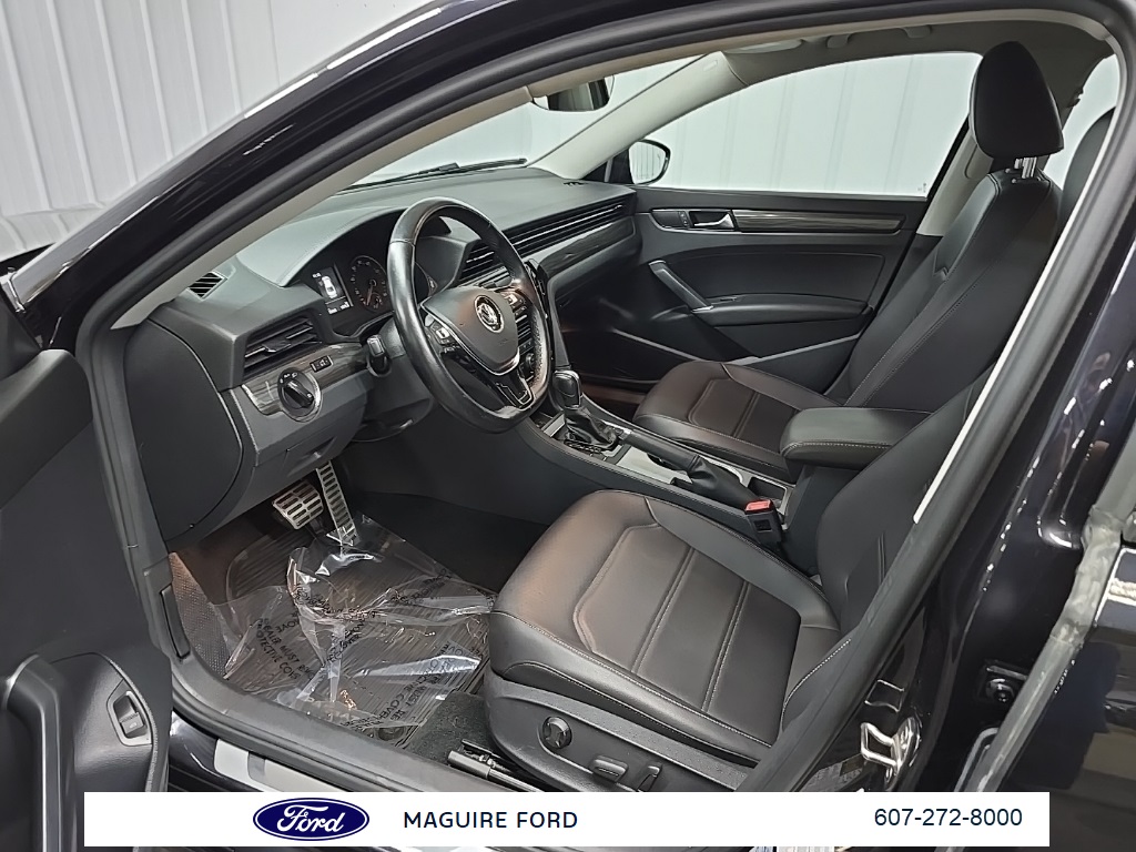 2020 Volkswagen Passat 2.0T R-Line photo 27