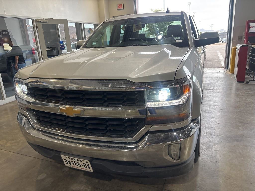 2019 Chevrolet Silverado 1500 LT photo 2
