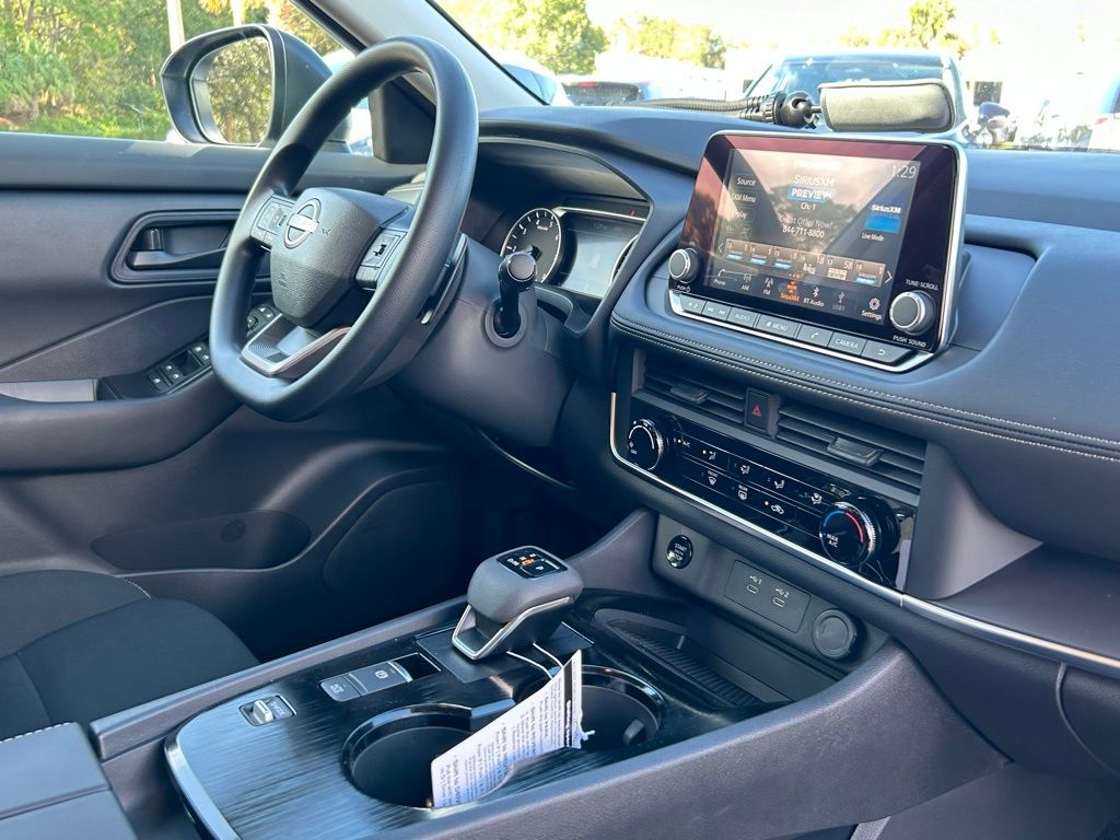 2025 Nissan Rogue S photo 19