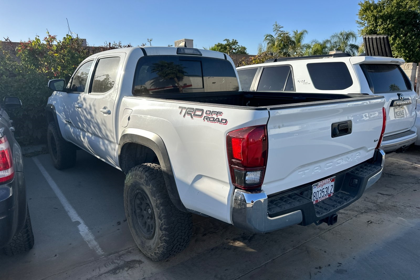 2018 Toyota Tacoma SR5 photo 2