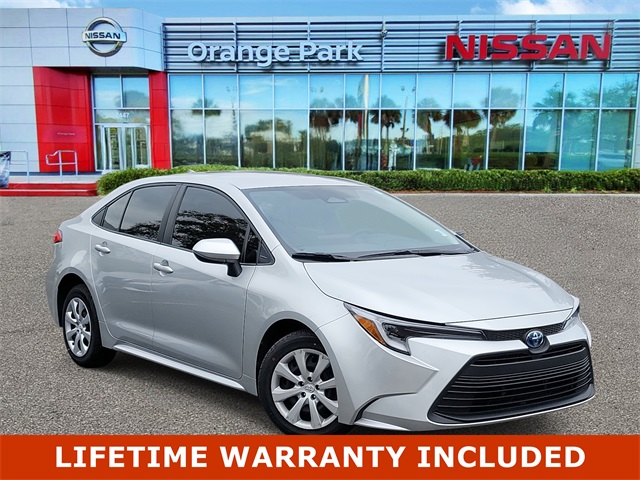 2025 Toyota Corolla LE's photo