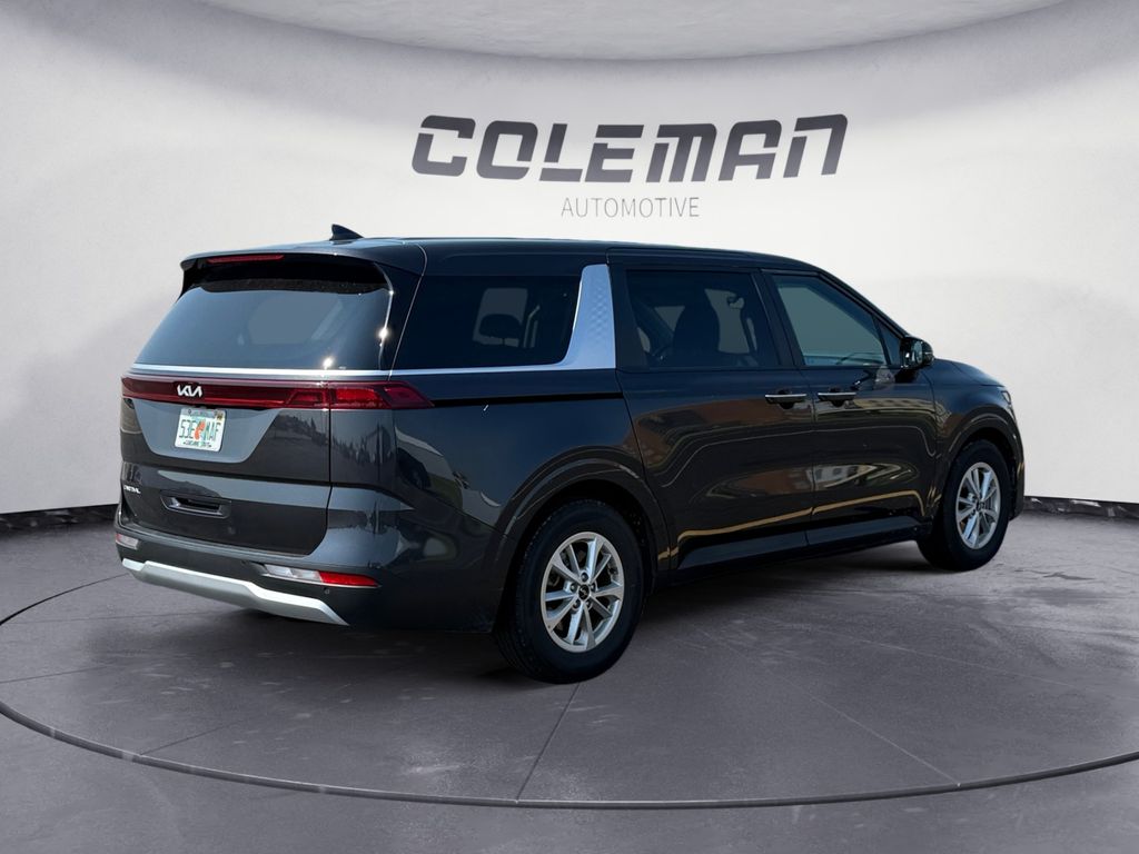 2024 Kia Carnival LX photo 5