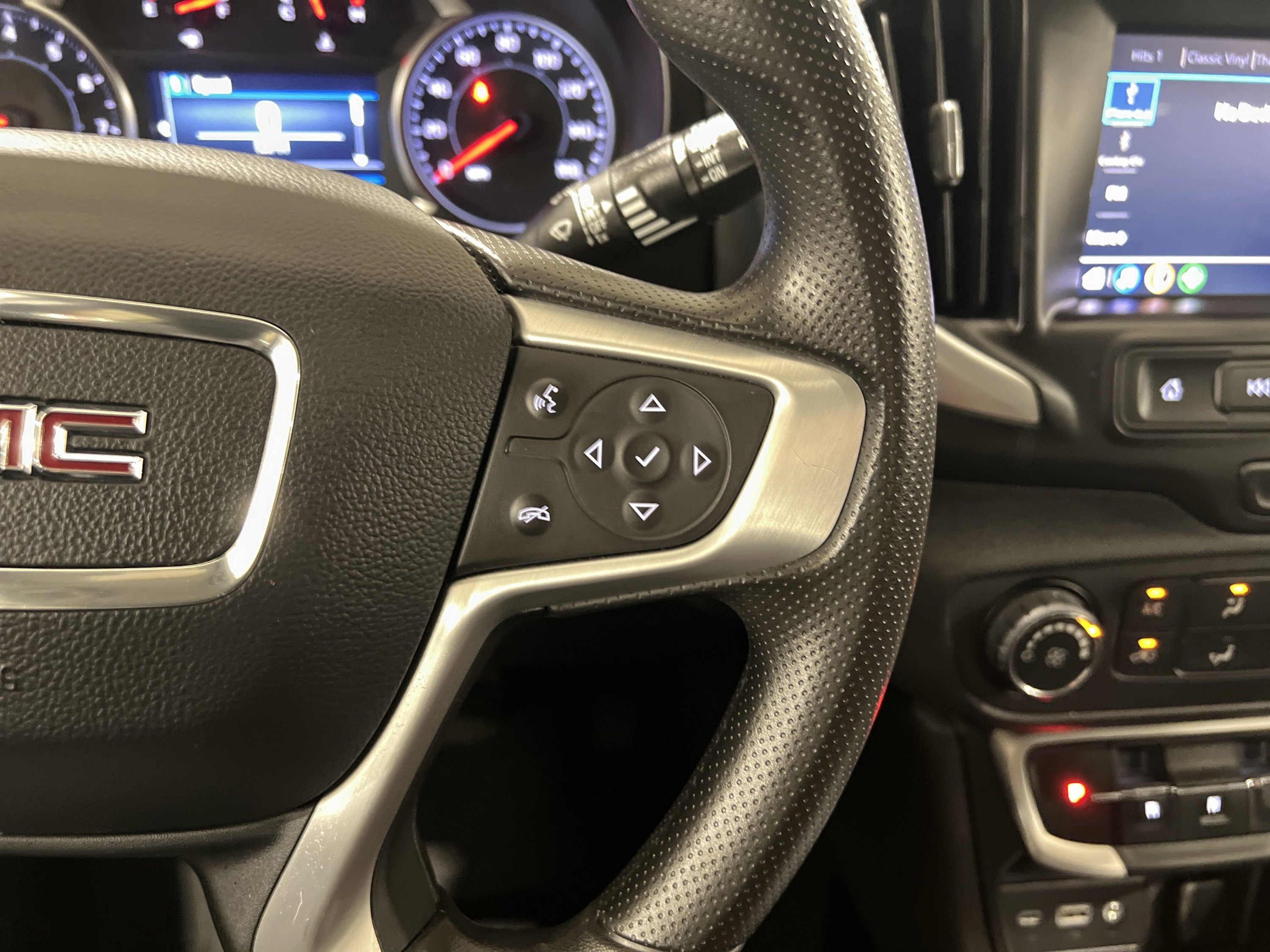 2024 Gmc Terrain SLE photo 18