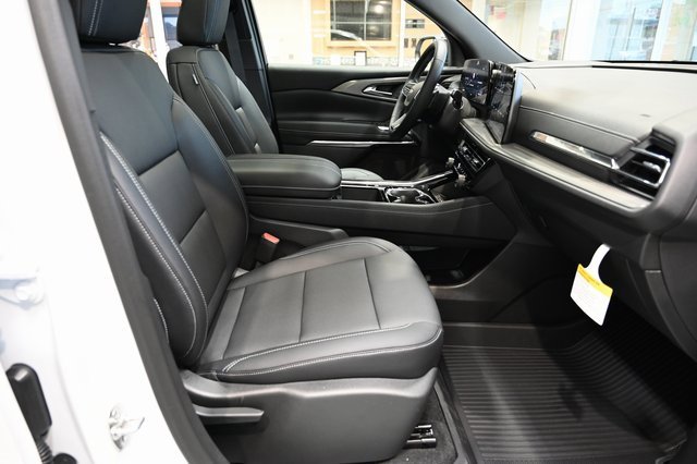 2026 Chevrolet Traverse photo 9