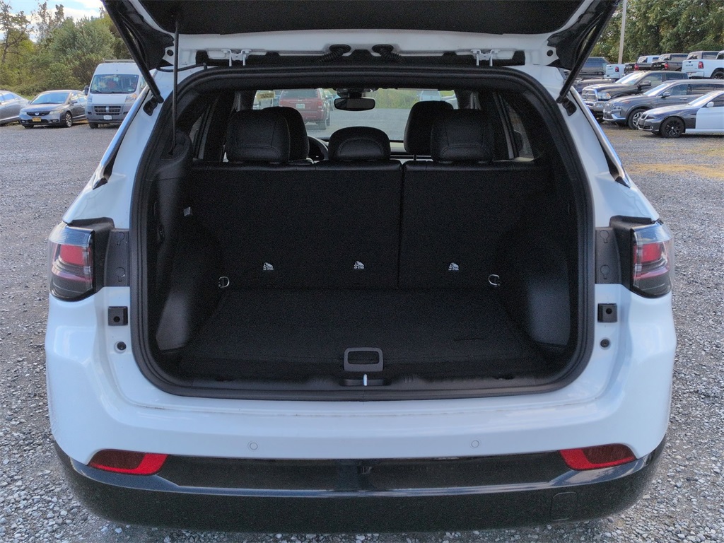 2025 Jeep Compass Limited photo 4