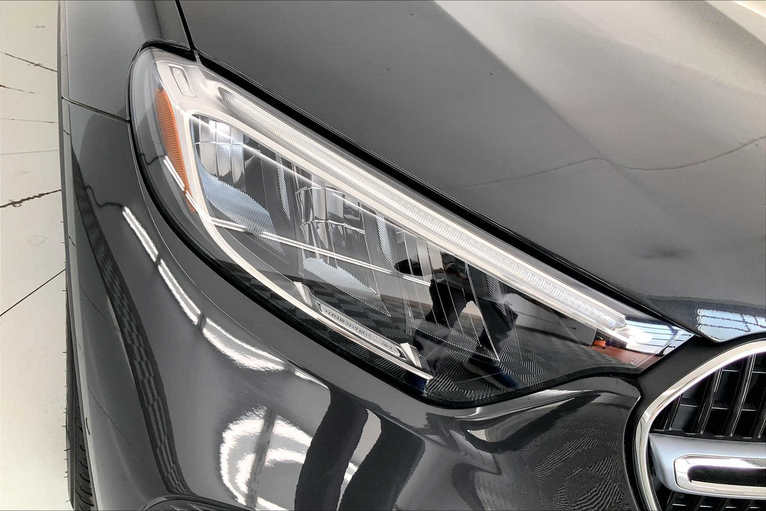 2026 Mercedes Benz GLC 300 4MATIC photo 21