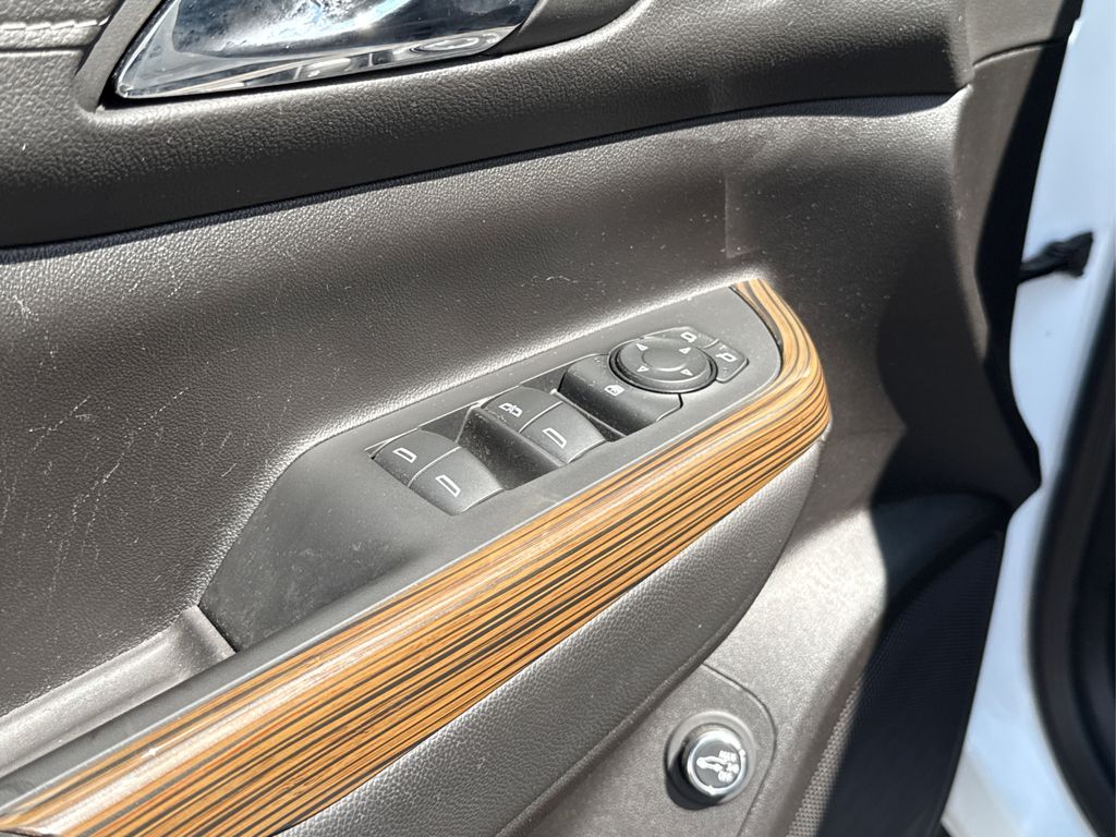 2023 Gmc Acadia SLE photo 36