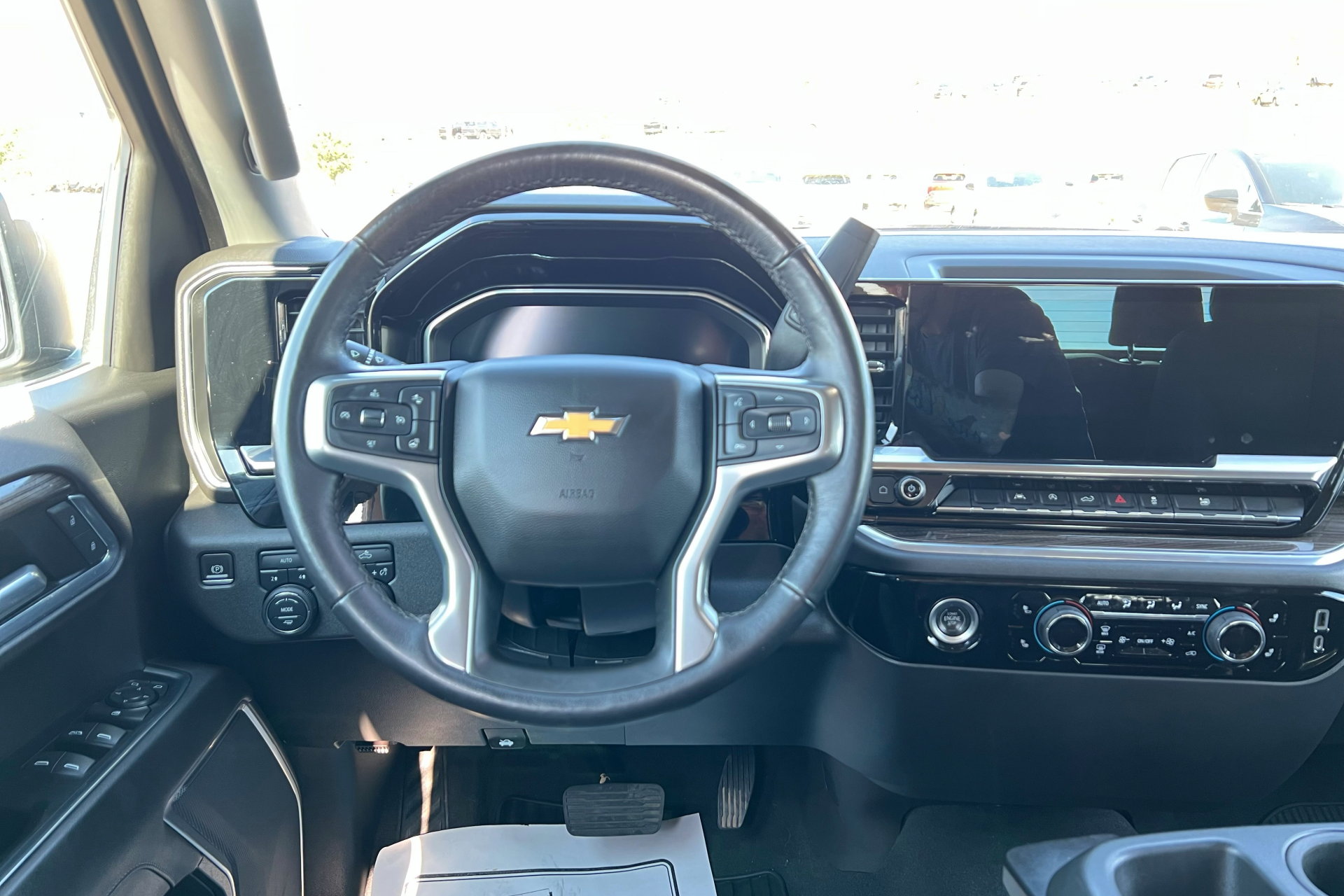 2022 Chevrolet Silverado 1500 LT photo 11